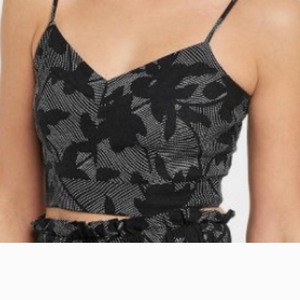 Universal Thread Womens Spaghetti Strap Cropped Tank
